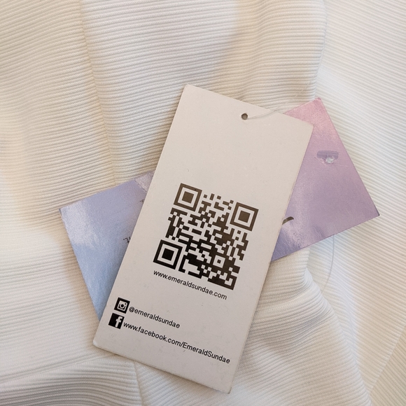 EMERALD SUNDAE Juniors' Cold-Shoulder Fit & Flare Dress - Picture 7 of 8